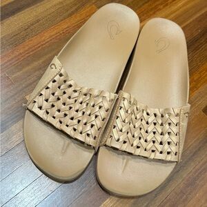 Olukai Kamola sandals